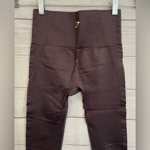 Gymshark | Women's Cropped Leggings Charcoal - Picture 5 of 8